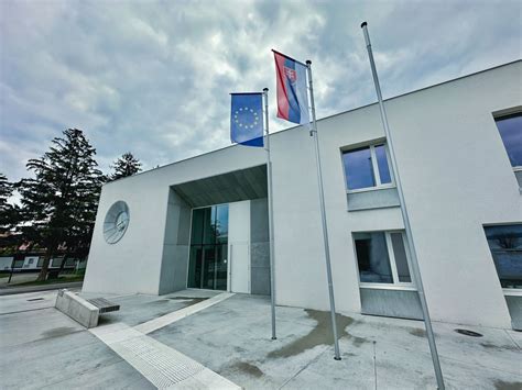 Budova nových jaslí v Leopoldove