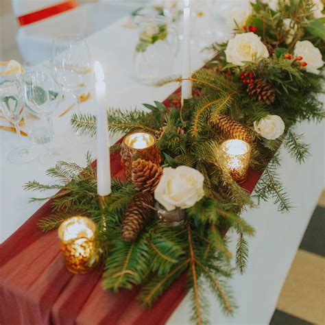 Paleta vianočných farieb: červená, biela, zlatá, strieborná, pastelové