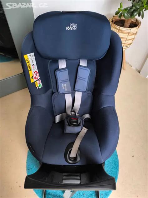 Autosedačka Britax Dualfix otočná o 360 stupňov