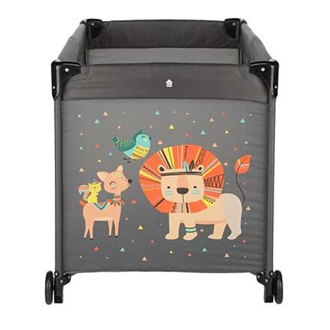 Infografika zobrazujúca rozmery postieľky a jej príslušenstvo