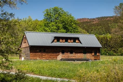 Chaty v horách s výhľadom