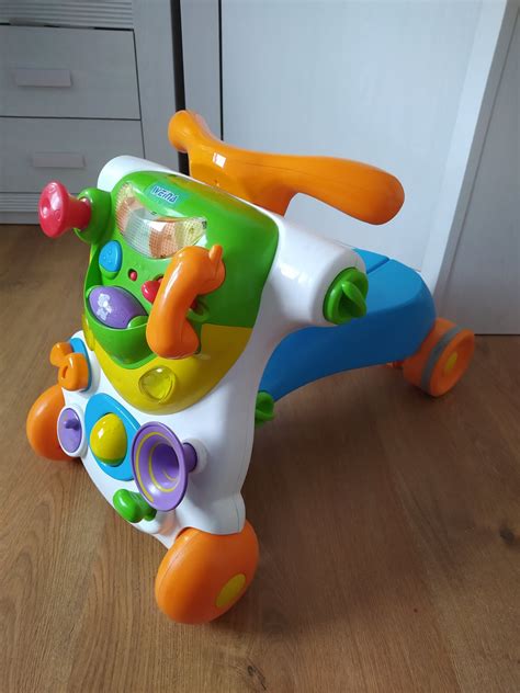 Interaktívne chodítko s hračkami