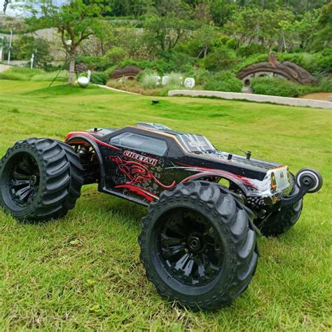 RC auto v teréne