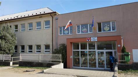 Budova Základnej školy v Lehote