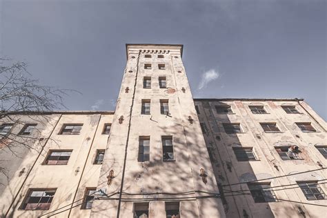 Budova školy vo Veľkom Kýre z roku 1912