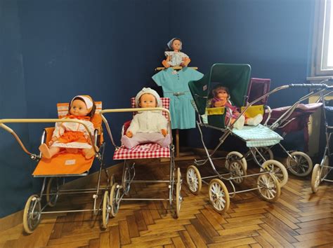 Kolekcia retro kočíkov