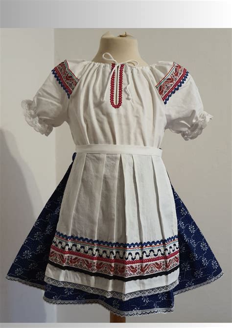 Detský dievčenský kroj