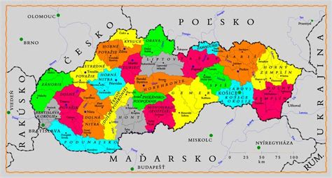 Mapa regiónov Slovenska s tradičnými krojmi