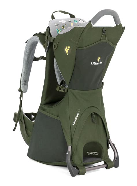 Detský turistický nosič v prírode