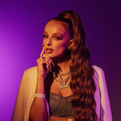 Simona Hegerová s tehotenským bruškom