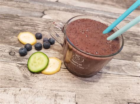 Farebné smoothie s uhorkou a iným ovocím/zeleninou