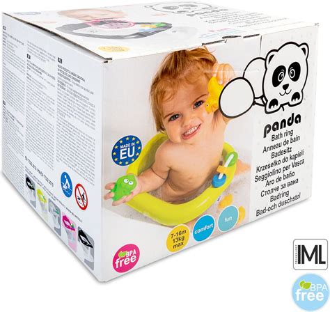 obrázok dieťaťa hrajúceho sa s obľúbenou hračkou