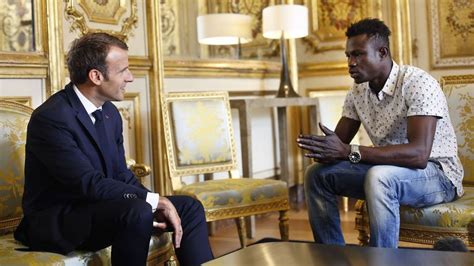 Mamoudou Gassama zachraňuje dieťa z balkóna