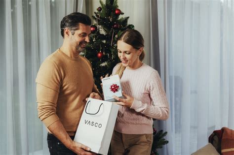 Ilustrácia rodiny pri štedrovečernom stole