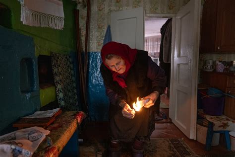 Ilustrácia ľudí s rôznymi zdravotnými problémami súvisiacimi s nadváhou