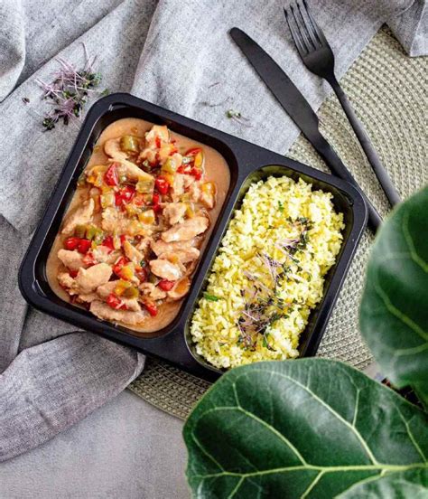 Fotografie rôznych krabičkových jedál