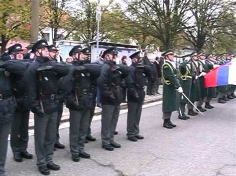 Čestná jednotka finančnej správy v uniformách