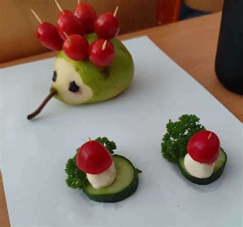 Kreatívne naaranžované jedlo pre deti