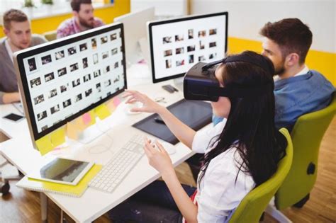 Deti s okuliarmi na virtuálnu realitu