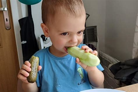 Dieťa prikrmované lyžičkou