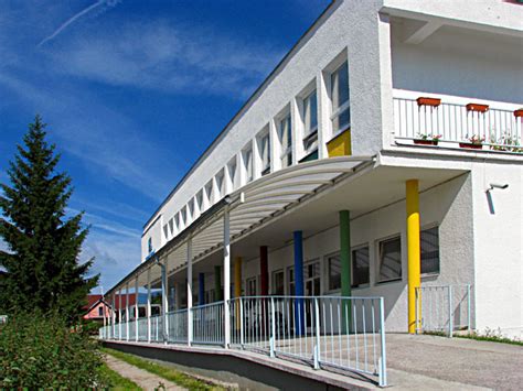 Budova psychiatrickej liečebne v Steine pri Kremse