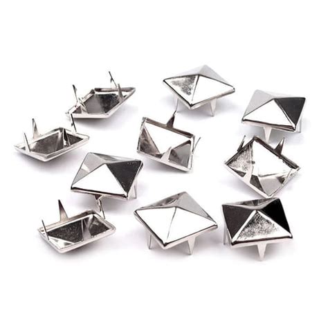 Detail zapínania na cvočky