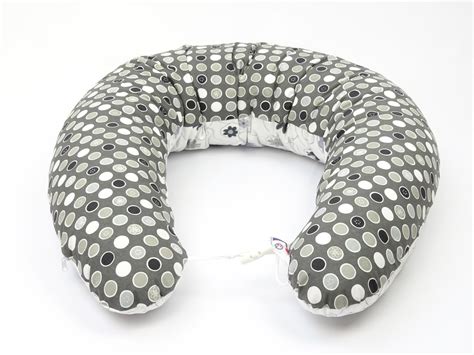 Ilustrácia multifunkčného dojčiaceho vankúša