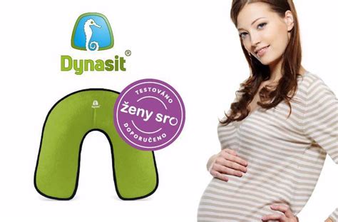 Žena sediaca na podložke Dynasit U v tehotenstve