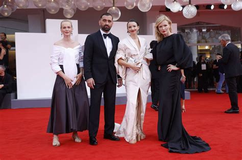 Milan Ondrík a Dominika Morávková v jednej zo scén