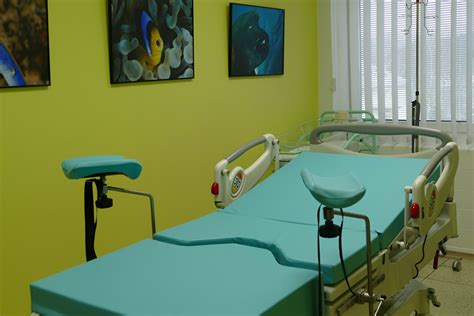 moderné vybavenie pôrodnej sály v Galante