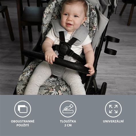 Schéma porovnania trojkolesového a štvorkolesového kočíka