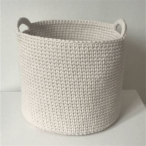 háčkovaný úložný priestor na postieľku pre bábiku