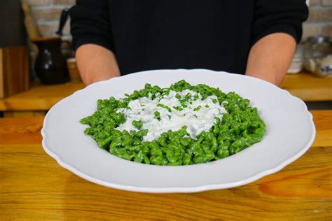 Halušky s mrkvou a jogurtovou omáčkou