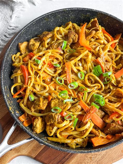 Ilustrácia taniera s hovädzím mäsom a zeleninou