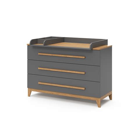 Prebaľovací pult s dieťaťom