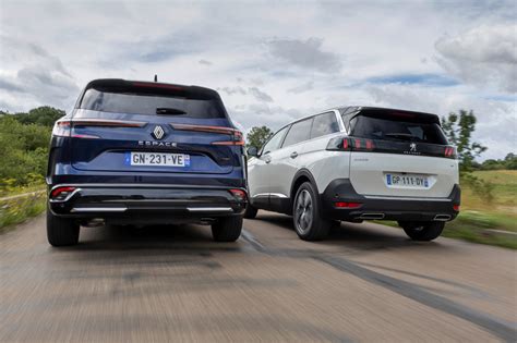Porovnanie Peugeot 5008 a Renault Espace