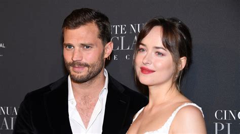 Jamie Dornan a Dakota Johnson vo filme 50 odtieňov sivej