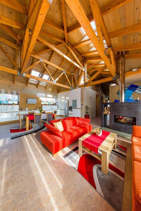 Ilustrácia modernej škôlky s hravým interiérom a deťmi