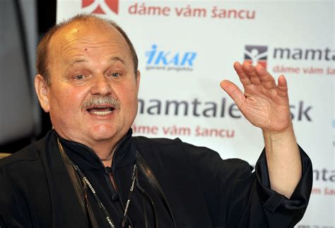 Jozef Bednárik počas divadelných skúšok