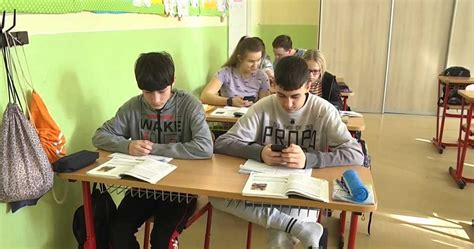 Deti v škole počas prezenčnej výučby