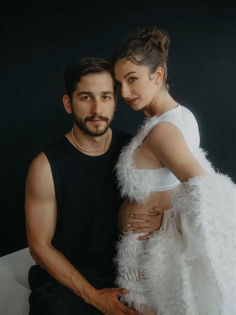 Ilustrácia bábätka s rodičmi