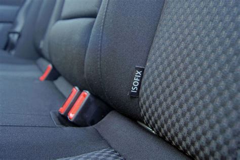 Schéma systému ISOFIX s vyznačenými kotviacimi bodmi