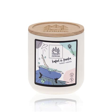 Deti si užívajú kúpeľ s penou