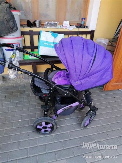 Graf porovnávajúci pozitívne a negatívne recenzie kočíka Camarelo Malaga