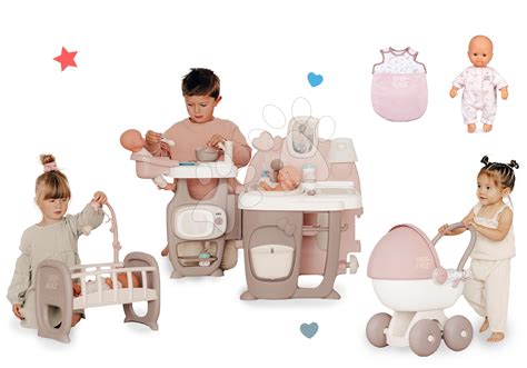 Deti hrajúce sa s bábikou a kočíkom Smoby Baby Nurse