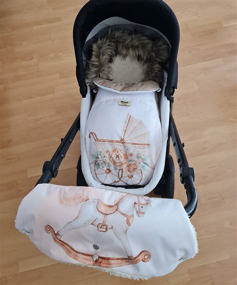 Ilustrácia hlbokého kočíka