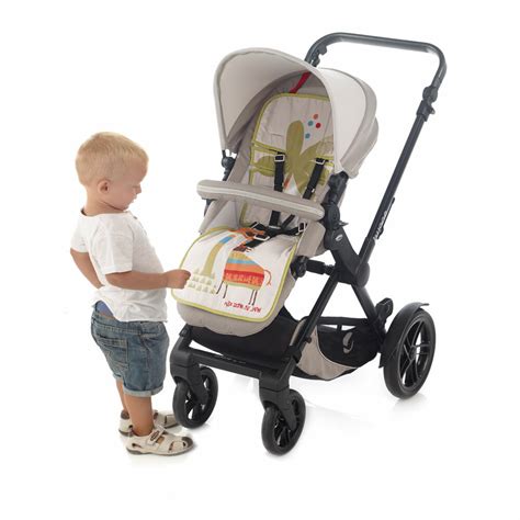 Ilustrácia športového kočíka