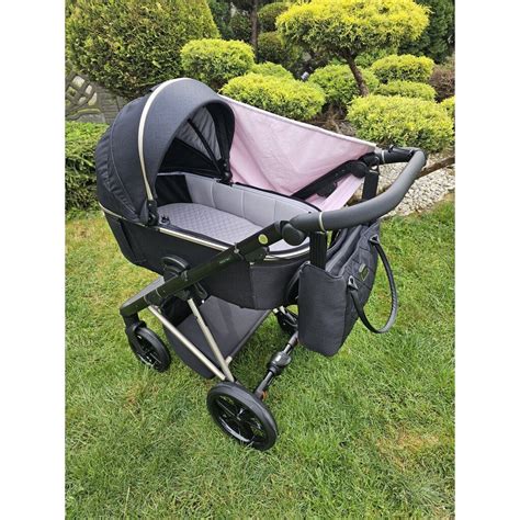 Detail rukoväte kočíka z eko kože