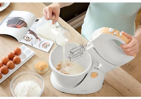 Ilustrácia Šarlotky s obrovskou misou šalátu