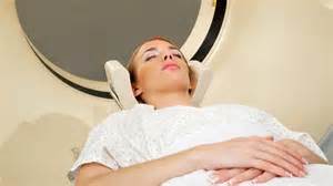 Graf porovnávajúci riziko potratu s vekom